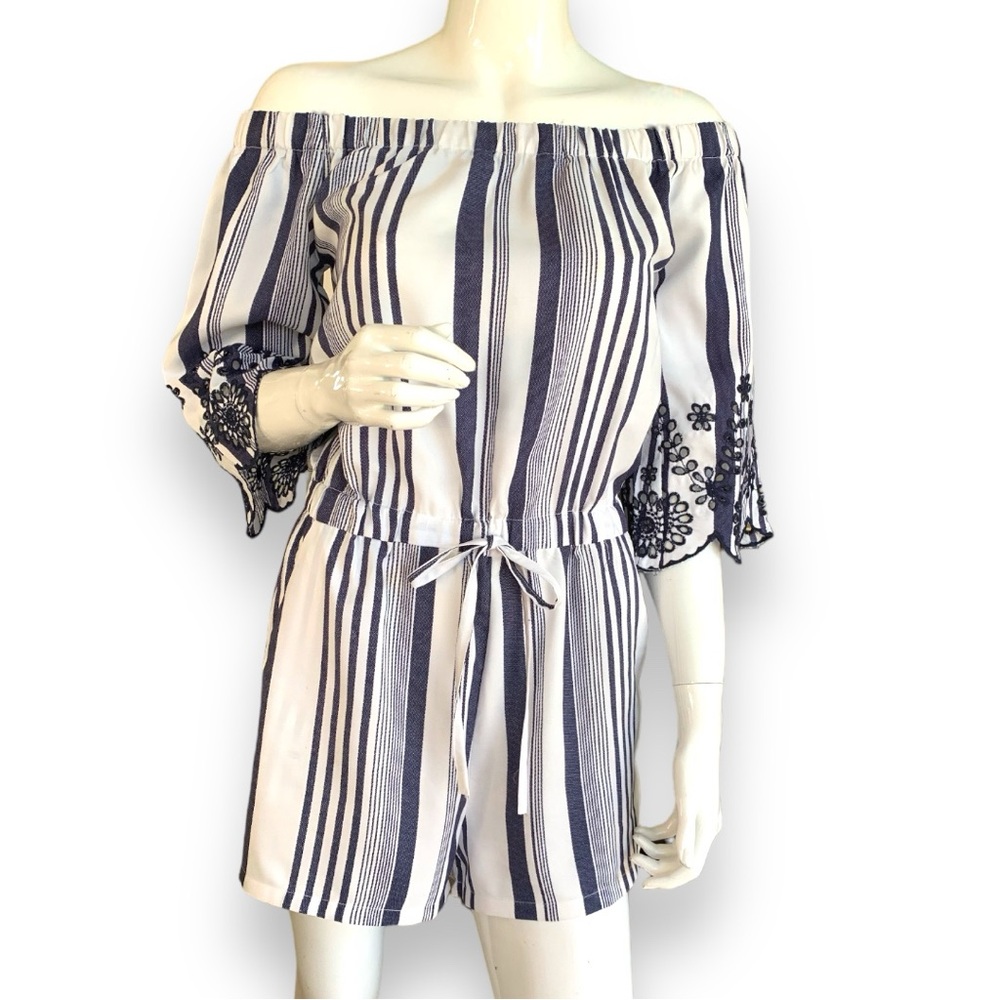 STYLE HOUSE NAVY/WHITE OFF SHOULDER STRIPED ROMPER. WOMEN’S SIZE SMALL